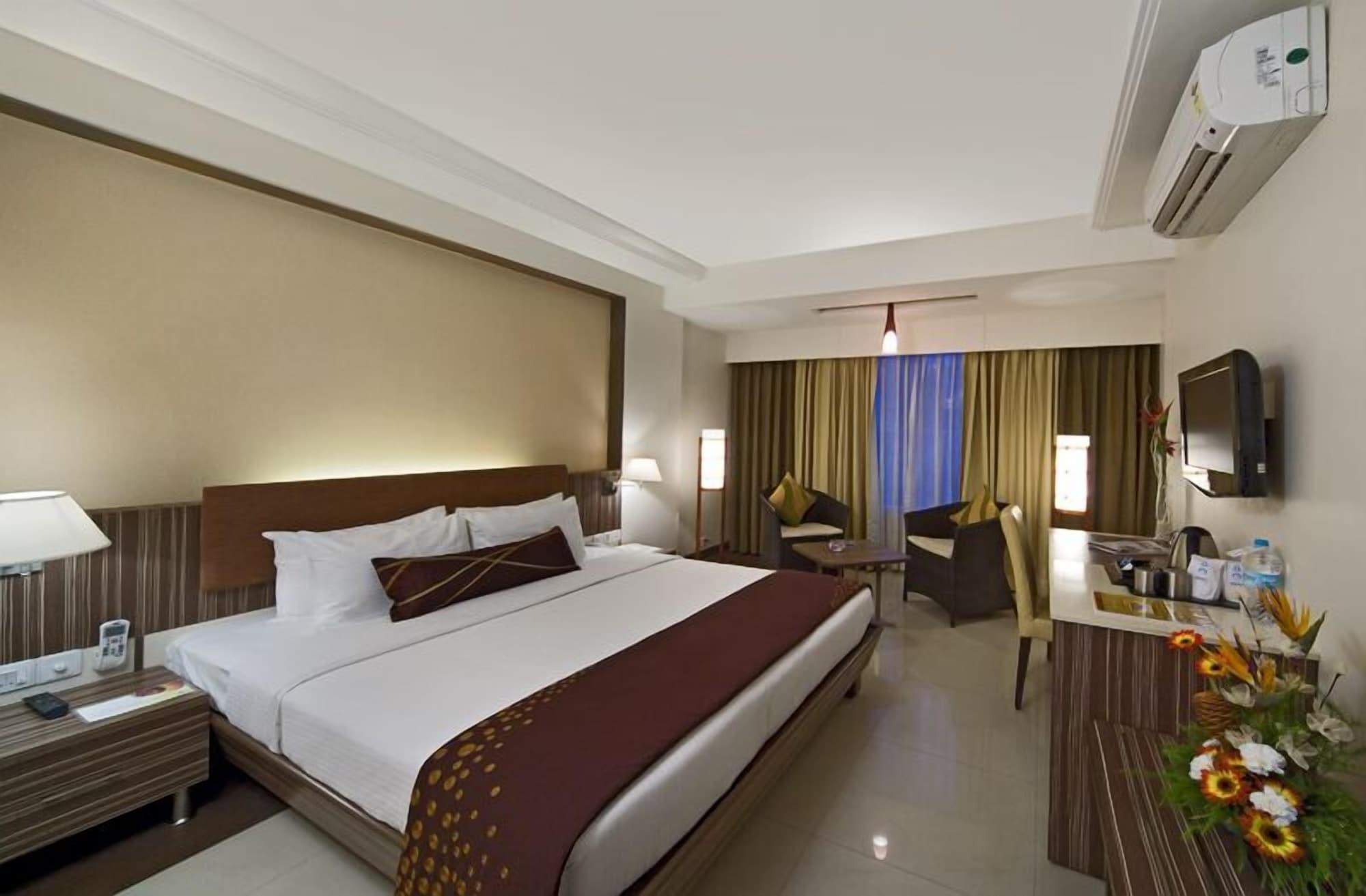 Kapila Business Hotel Pune Exterior foto