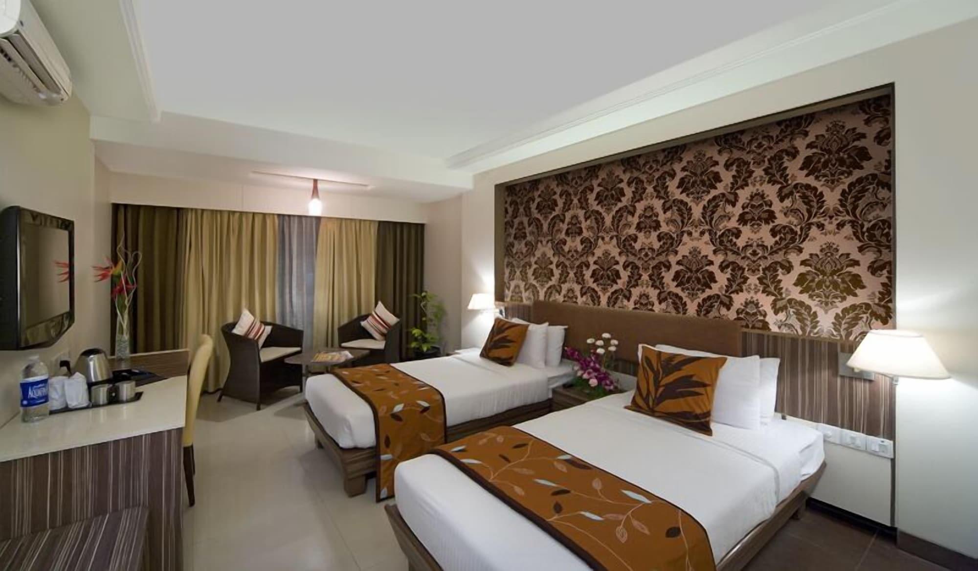 Kapila Business Hotel Pune Exterior foto