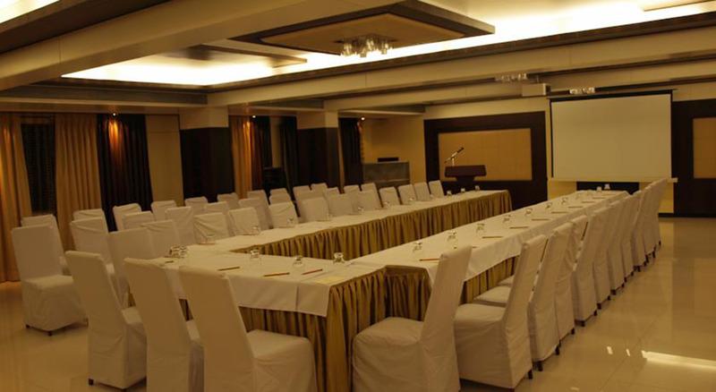 Kapila Business Hotel Pune Exterior foto