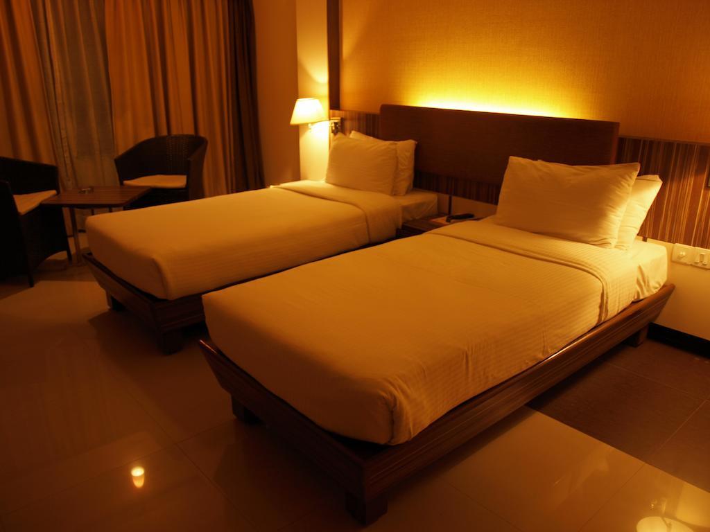 Kapila Business Hotel Pune Zimmer foto