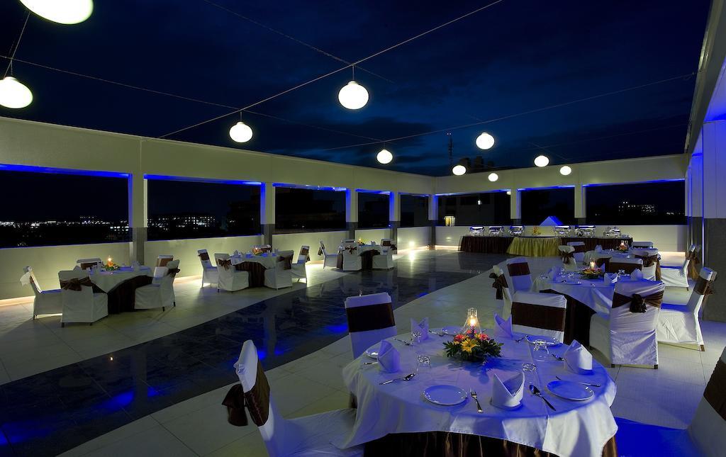Kapila Business Hotel Pune Exterior foto