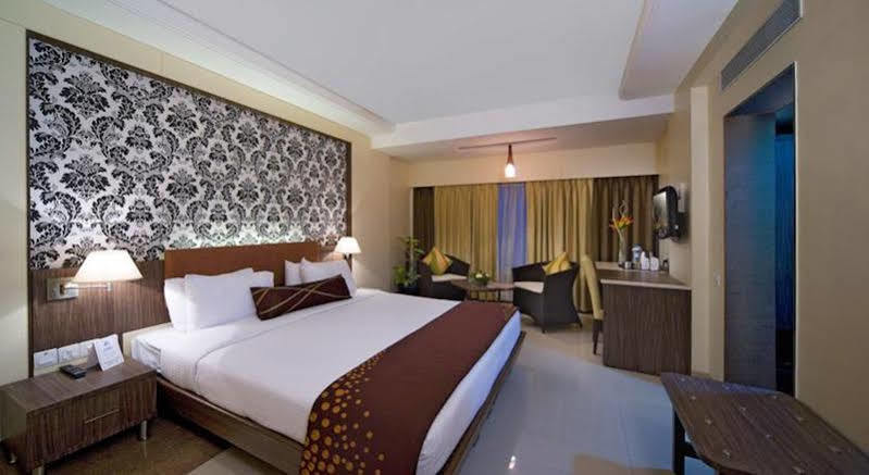 Kapila Business Hotel Pune Exterior foto